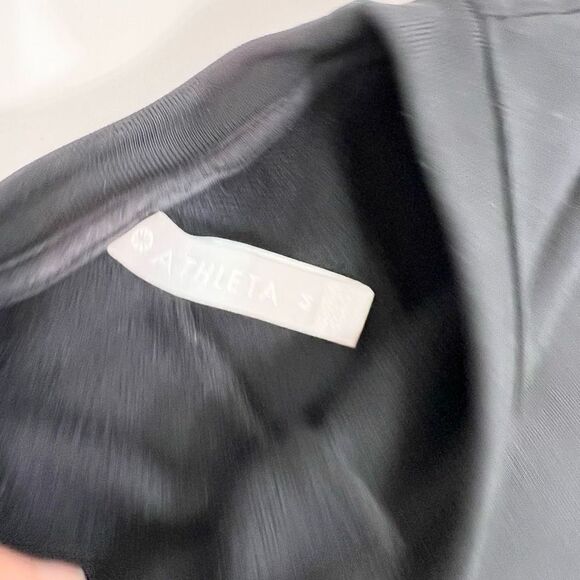 Athleta Tunic Top Womens Small Black Crew Cap Sleeve Long Side Slit Pullover - Picture 4 of 13